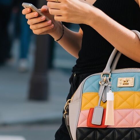 6pcs LipGloss Keychain for Summer Fridays, Portable Lip Balm Holder Key Chain Ring Lipgloss Cap & Holder Set with Keyring Accessories for Summer Fridays 0.5 oz Lip Gloss in Kuwait