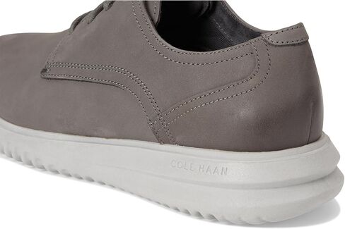 حذاء أكسفورد للرجال من Cole Haan بمقدمة كبيرة + سادة، لون هادئ من جلد نوبوك/رقاقة دقيقة، عرض 30.48 سم in Saudi Arabia