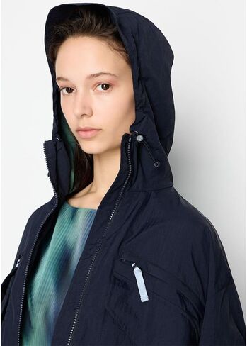 سترة أوشن ويفز من النايلون المجعد بغطاء للرأس للنساء من أرماني إكستشينج in Kuwait