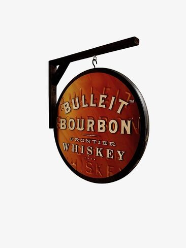 علامة حانة بوربون ويسكي Bulleit Bourbon بقطر 15 بوصة علامة خشبية ودعامة تعليق على الحائط in Saudi Arabia