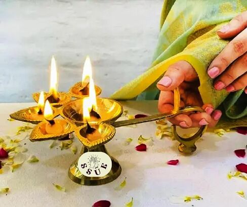 مصباح زيتي من النحاس Panchmukhi Deepak Aarti Pooja Puja Five Face Jyoti Diya مع ملحق مقبض للإيجابية والنجاح والصحة والثروة وعبادة المعبد الديني/هدية مهرجان ديوالي ماندير (6 بوصات) in Saudi Arabia