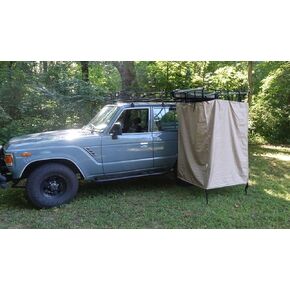 خيمة استحمام/خصوصية مثبتة على الطريق العالمي في الهواء الطلق in Kuwait