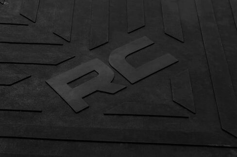 سجادة سرير مطاطية من Rough Country لسيارة Chevy Silverado وGMC Sierra 2500HD/3500HD (2020-2025) - تناسب سرير مقاس 6'9 بوصة (81 بوصة)، غير قابلة للانزلاق، حماية لسرير الشاحنة غير قابلة للتدمير تقريبًا in Kuwait