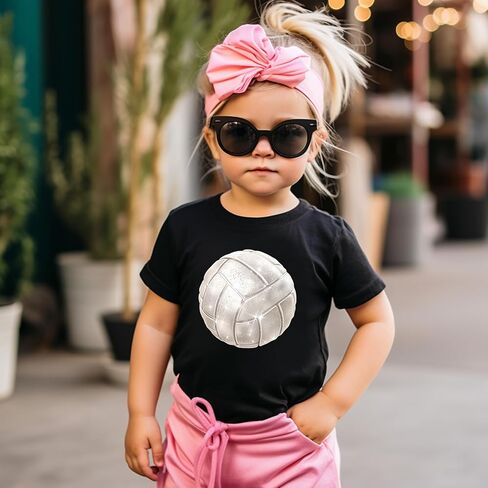 تي شيرت Olive Loves Apple Faux Glitter للكرة الطائرة للأطفال الصغار والفتيات اللطيفة لمحبي الكرة الطائرة in Saudi Arabia