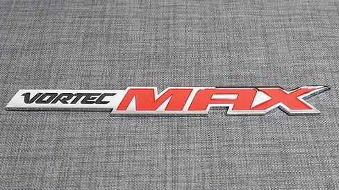 قطعتان من شعارات Vortec Max عالية الإخراج لشارات الأبواب ولوحة اسم متوافقة مع سيلفرادو (كروم أحمر) in Kuwait