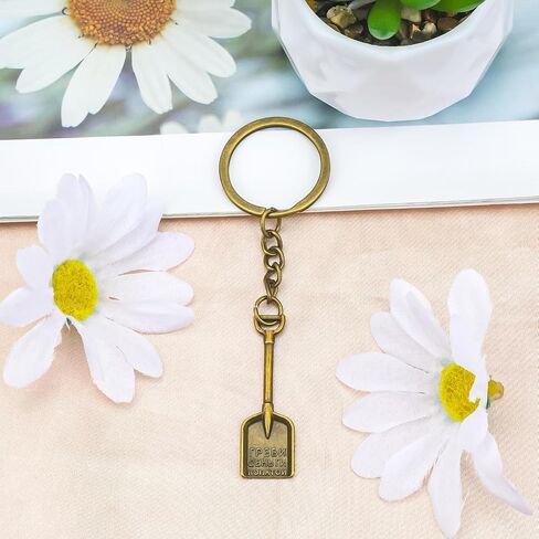 Shovel Keychain,Vintage Gift for Men Women,Vintage Bronze Shovel Keychain for Purse Backpack,Bronze Gift for Friends in Saudi Arabia