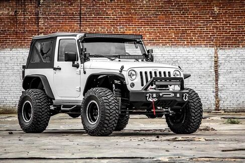 Rough Country 4" Lift Kit for 2007-2018 Jeep Wrangler JK 2-Door - 68230 in Saudi Arabia