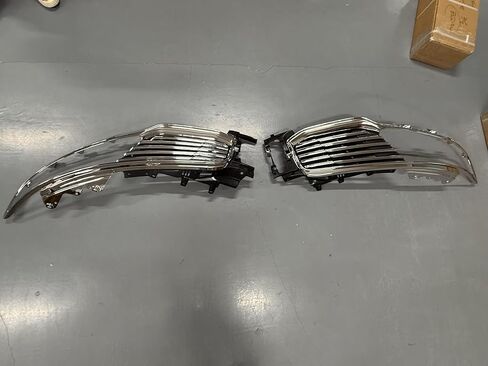 for 2016-2018 Lincoln MKX Front Upper Grille Grill Assembly Chrome Pair LH+RH in Saudi Arabia