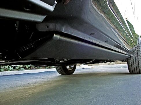Fit 2023-2025 LR Defender 110 Deployable Electric Running Boards Side Step in Saudi Arabia
