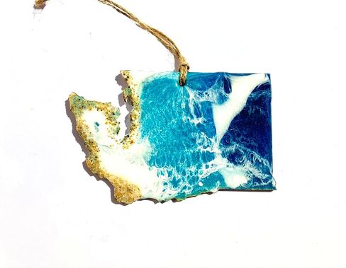 Seashore State Christmas Ornament, Ocean and Beach Inspired Decor for Home and Office Resin Ornament with Real Sand (California) in Saudi Arabia
