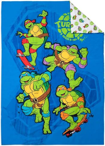 طقم سرير للأطفال الصغار من Teenage Mutant Ninja Turtles مكون من 4 قطع - يتضمن لحافًا ومجموعة ملاءات - جاهزة + ملاءة علوية + غطاء وسادة قابل للعكس لسرير الأولاد، أزرق in Saudi Arabia