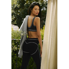 Alo Yoga Airbrush سروال ضيق عالي الخصر على شكل قلب - أسود/أبيض in Kuwait