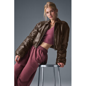 آلو يوجا بومبر قصير من الجلد الصناعي - إسبريسو in Kuwait