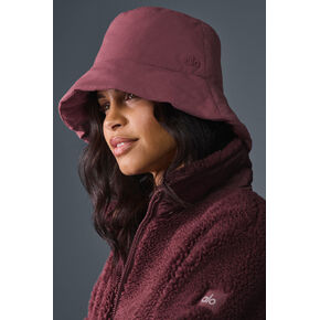 قبعة Alo Yoga Good Shade Puffer Bucket - الكمأة العنابية in Kuwait
