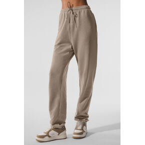 بنطال رياضي Alo Yoga Chill Vintage Wash - حصى غسول in Kuwait