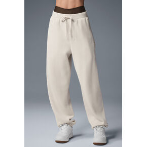 بنطال رياضي ألو يوجا تريومف ريستور - عظم in Kuwait