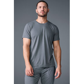 تي شيرت Alo Yoga Triumph - رمادي فولاذي in Kuwait