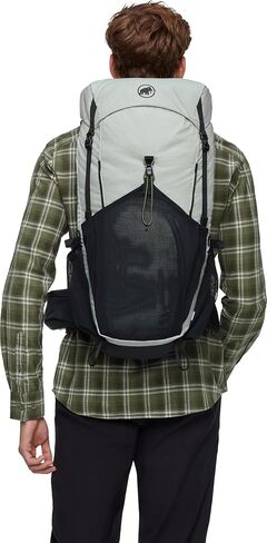 Mammut Ducan 26 – Unisex Outdoor Backpack for Hiking, Running, and Everyday Adventures, Black, 26L in Saudi Arabia