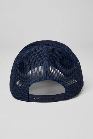 Alo Yoga District Trucker Hat - Navy - Navy / One Size in Kuwait