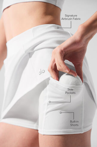 Alo Yoga Airbrush تنورة تنس عالية الخصر ذات شكل جيد - أبيض in Kuwait