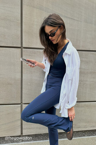 Alo Yoga Airbrush عالي الخصر 7/8 - كحلي in Kuwait