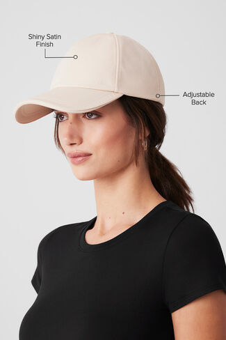 Alo Yoga Satin Off-Duty Cap - Creme - Creme / One Size in Kuwait