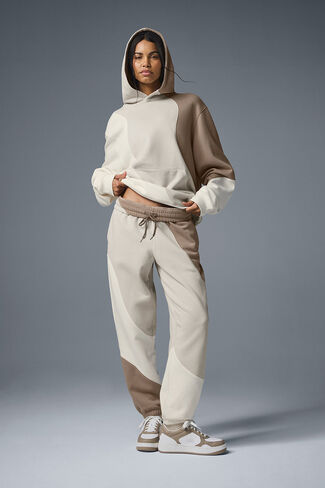 Alo Yoga Make Waves Sweatpant - Ivory/Bone/Gravel in Kuwait