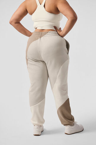 Alo Yoga Make Waves Sweatpant - Ivory/Bone/Gravel in Kuwait