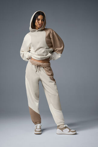 سترة Alo Yoga Make Waves - عاجي/عظم/حصى in Kuwait