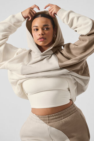 سترة Alo Yoga Make Waves - عاجي/عظم/حصى in Kuwait