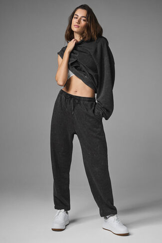بنطال رياضي Alo Yoga Chill Vintage Wash - غسيل أسود in Kuwait