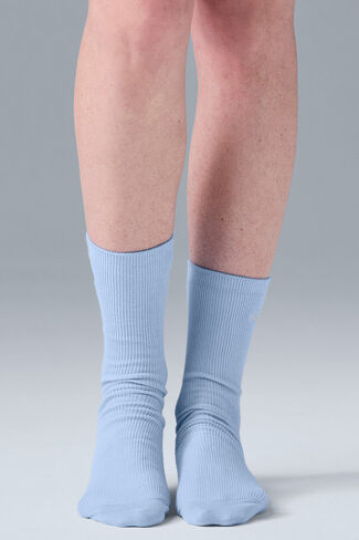 Alo Yoga Unisex Half-Crew Understated Sock - Seashell Blue in Saudi Arabia