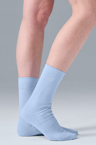 Alo Yoga Unisex Half-Crew Understated Sock - Seashell Blue in Saudi Arabia