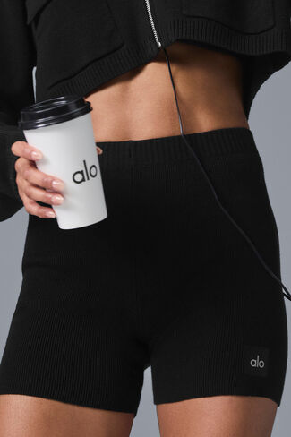 شورت Alo Yoga Scholar Knit عالي الخصر - أسود in Kuwait
