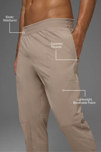Alo Yoga Co-Op Pant (Long) - Gravel in Saudi Arabia