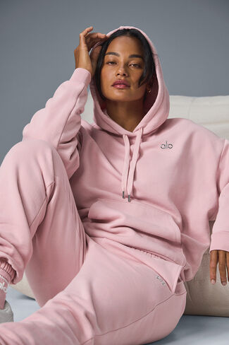 Alo Yoga Accolade Hoodie - Ballet Pink in Kuwait