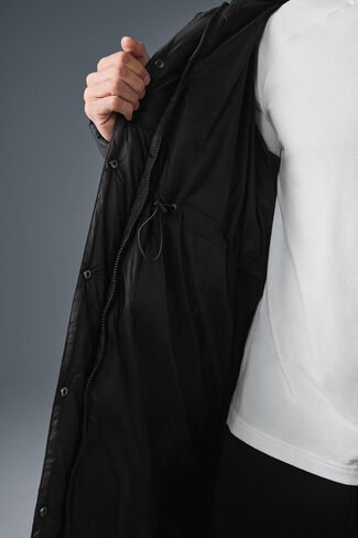 Alo Yoga Gold Rush Puffer Trench - Black in Saudi Arabia