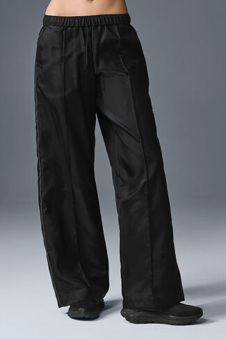 Alo Yoga Afterglow Wide Leg Track Pant - Black in Kuwait