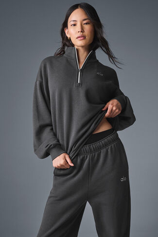 Alo Yoga Accolade 1/4 Zip Pullover - Anthracite in Saudi Arabia