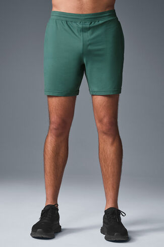 Alo Yoga 7" Conquer React Performance Short - Winter Ivy in Saudi Arabia