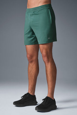 Alo Yoga 7" Conquer React Performance Short - Winter Ivy in Saudi Arabia