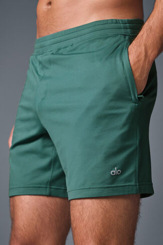Alo Yoga 7" Conquer React Performance Short - Winter Ivy in Saudi Arabia