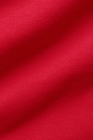 Alo Yoga Accolade Short - Bold Red in Kuwait