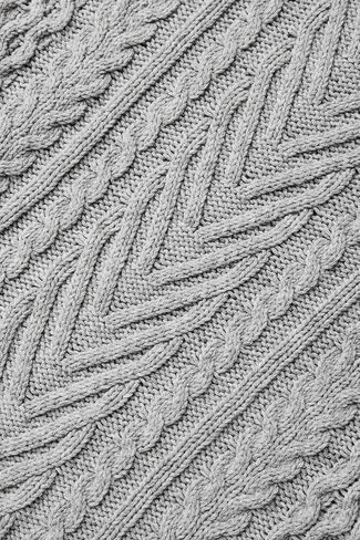 سترة Alo Yoga Cable Knit ذات رقبة دائرية - رمادي رياضي منقط in Kuwait