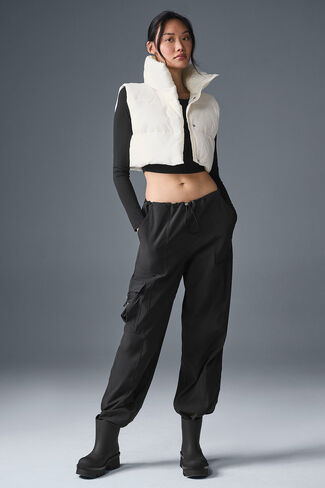 Alo Yoga Cropped Gold Rush Puffer Vest - Ivory in Saudi Arabia