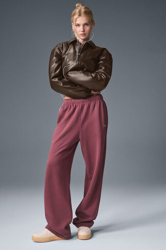 آلو يوجا بومبر قصير من الجلد الصناعي - إسبريسو in Kuwait