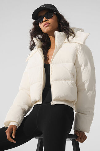 Alo Yoga Foxy Puffer Jacket - Ivory in Kuwait