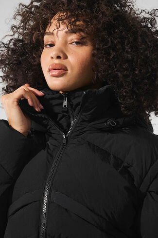 Alo Yoga Glacier Puffer - Black in Saudi Arabia