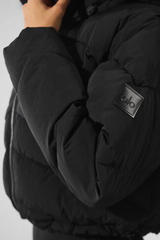 Alo Yoga Glacier Puffer - Black in Saudi Arabia