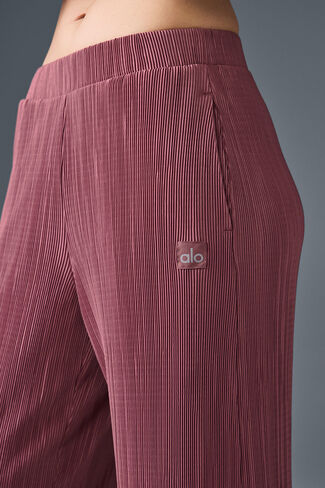 بنطال ألو يوجا عالي الخصر ميكرو بليس بأرجل مستقيمة - كمأة عنابي in Kuwait